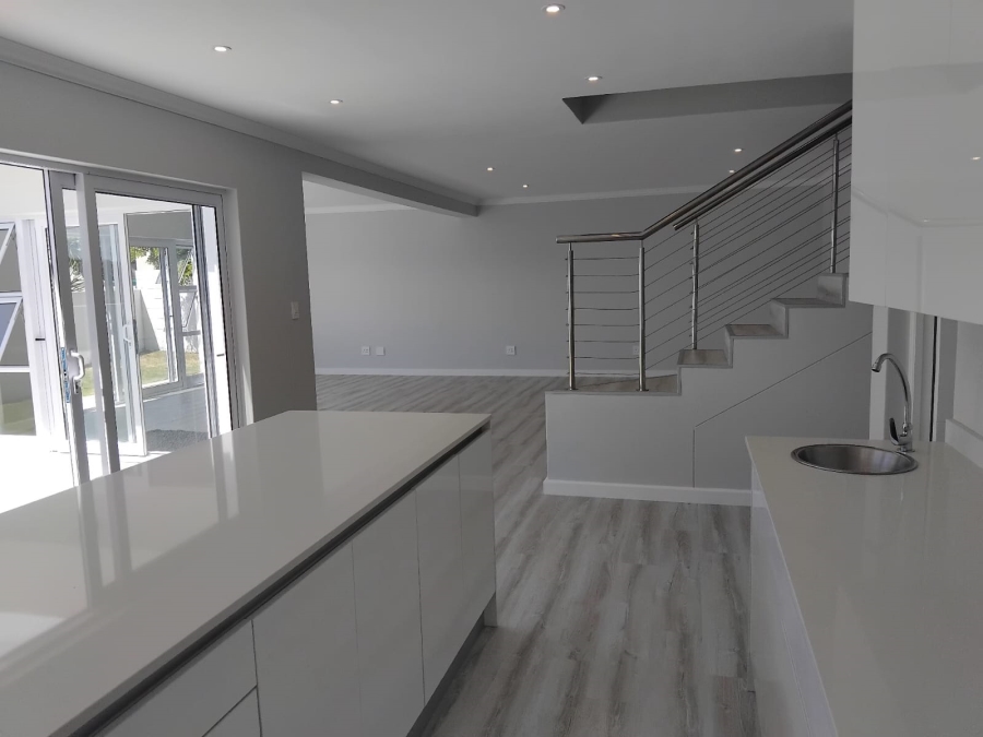 3 Bedroom Property for Sale in Country Club Western Cape
